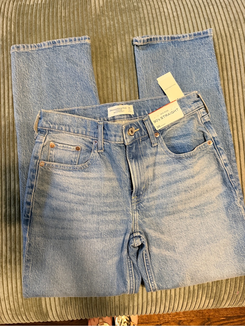 Abercrombie & Fitch 90’s Straight Jeans – Mid Rise, Light Wash — NWT